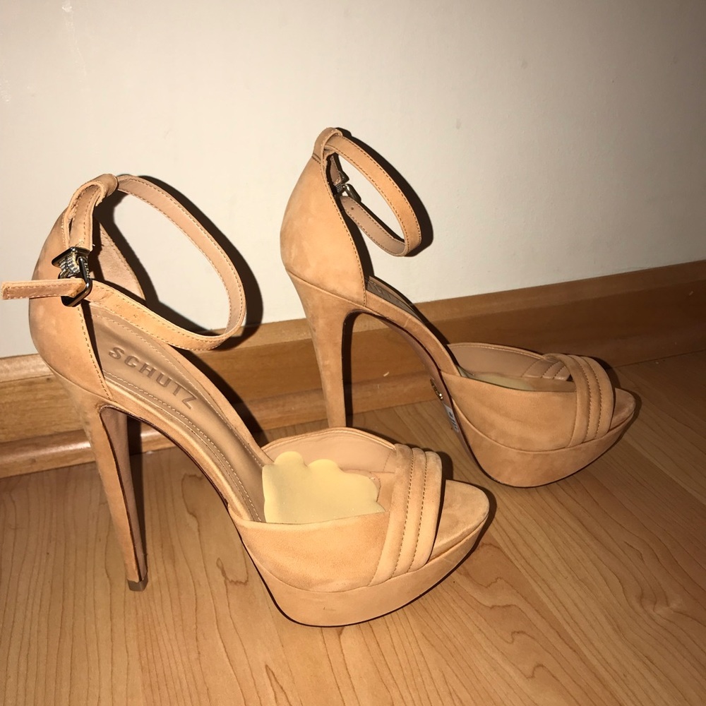 Schutz Nobuck Bran Sandalia Salto Alto